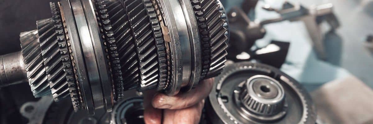 Can I use a manual transmission fluid in an automatic transmission?